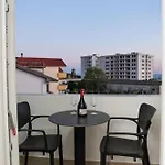 Mefaja Πανσιόν Κρούγια