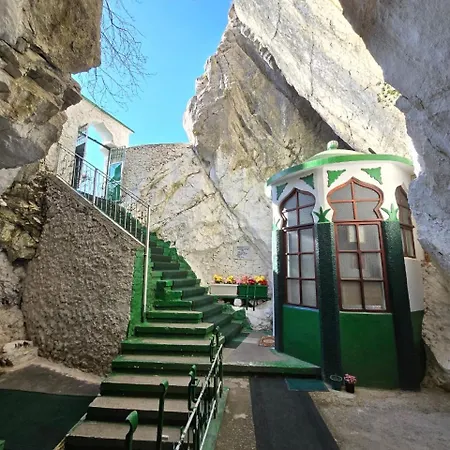 Guest house Mefaja *